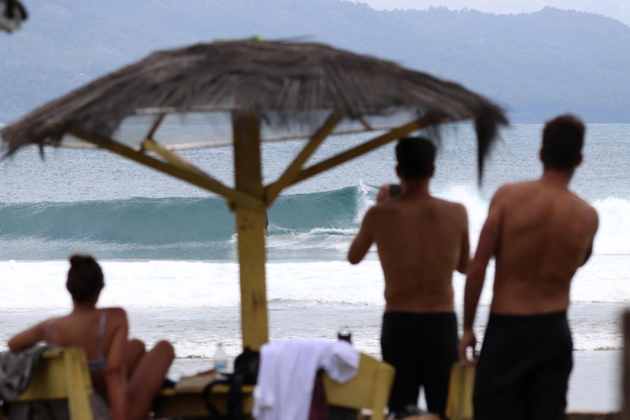 Rumah Nalu Surf Camp Krui Exteriér fotografie