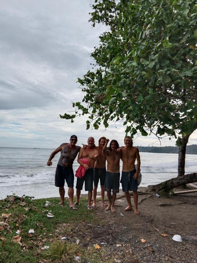 Rumah Nalu Surf Camp Krui Exteriér fotografie