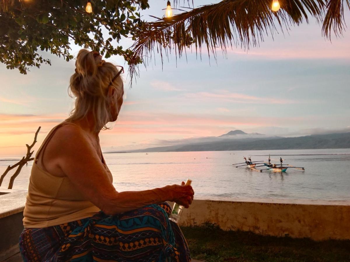 Rumah Nalu Surf Camp Krui Exteriér fotografie